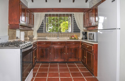 Gate Park Villa | Calypso Court - Private 1 bedroom villa with pool