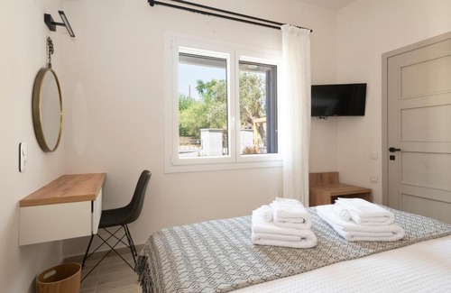 Pylos Apartment | Camara Luxury Apartments (Deluxe Apartment)