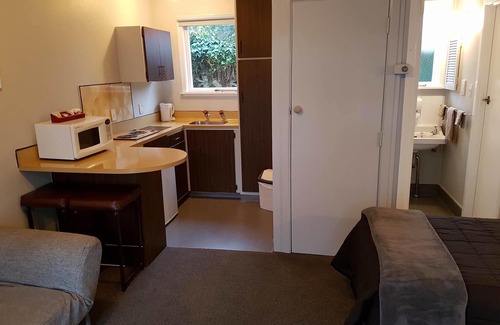 Hastings Hotel | Camberley Court Motel