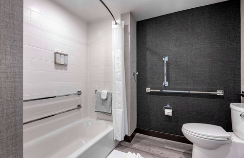East Bayside Hotel | Cambria Hotel Portland Downtown-Old Port