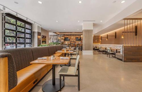 Pearl District Hotel | Cambria Hotel Portland - Pearl District