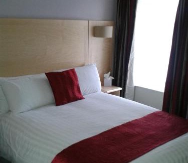 Brighouse Hotel | Cambridge Hotel Waterfront