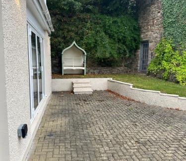 Ellemford House | Cameron Coach House Modern Property in Murrayfield Edinburgh