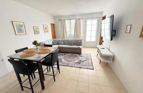 Salinas Apartment | Camilla's Getaway