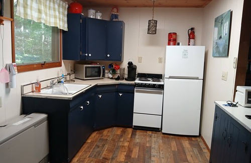 Woodgate House | Camp Kuchen- 3 bdrm lakefront on beautiful White Lake