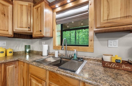 Wappapello House | Camp Stonebass-Lake House-Hottub