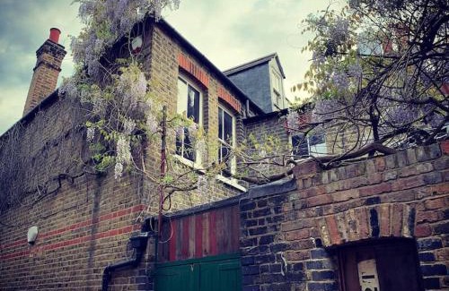 Weavers House | Campania & Jones House