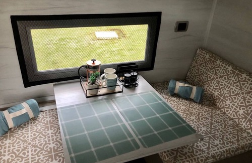 Sesquile House | Camper La Meseta ¡vive la Experiencia de Hospedarte en un Carro Casa!