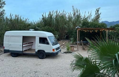Corbera Other | Camper Mercedes en la naturaleza