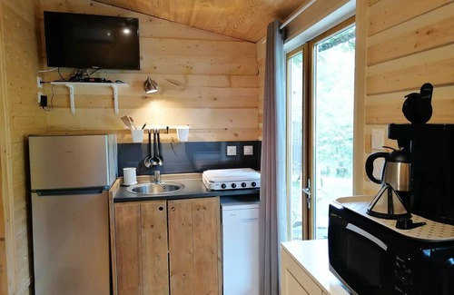 Saint-Vincent-de-Durfort House | Camping maeva Escapades Coeur d'Ardèche * - 3-Room Comfort Chalet for 5 People with Air Conditioning + TV