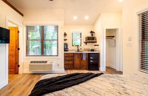 Elm Mott Other | Camping ∙ 1 bedroom ∙ 2 guests