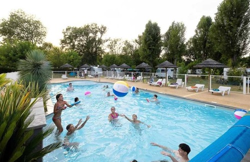 Montpon-Menesterol House | Camping 3 étoiles - Piscine - ccba0bh
