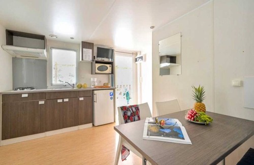 Castries House | Camping 3 étoiles - Piscine - ccbbgih