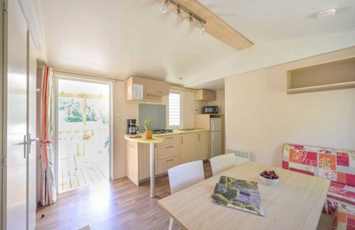 Castries House | Camping 3 étoiles - Piscine - ccbbh00