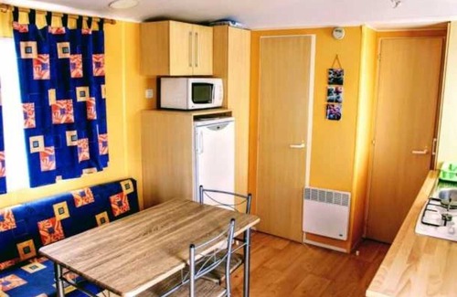 Verteillac House | Camping 3 étoiles - Piscine - eeefag