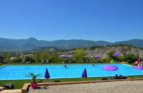 Rosans House | Camping 4 étoiles - Piscine - ccbacga
