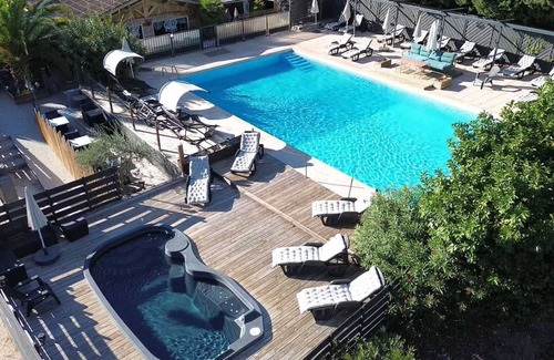 Paluds de Noves Ski Chalet | Camping 4 étoiles - Piscine - eehf0e