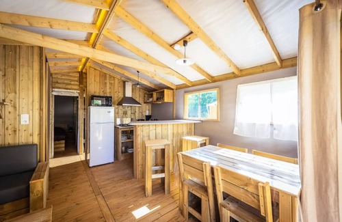 Brissac-Quince Ski Chalet | Camping de l'Etang Sites and Landscapes * - Chalet Insolite Premium Loire 2 ch. - TV 5 people
