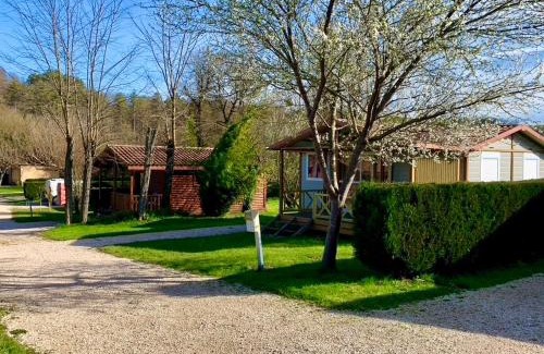 Casties-Labrande Other | Camping Familial paisible avec piscine, mobil home , chalet, Studio & emplacement nue