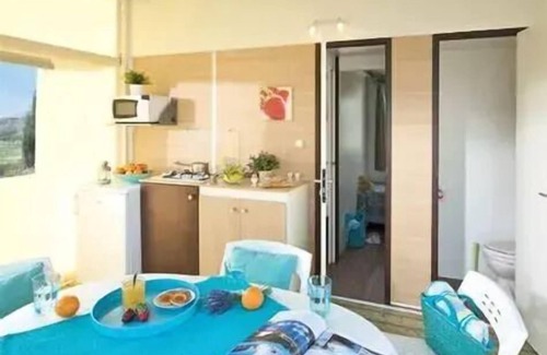 Banon House | Camping Flower l'Epi Bleu* - Mobile Home Standard 3 rooms 4 people with bathroom