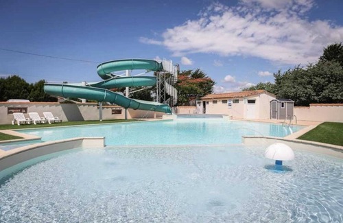 Les Achards House | Camping 3 étoiles - Piscine - ccafeff