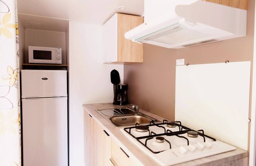 Saint-Laurent-de-Medoc House | Camping Le Paradis * - Mobile Home Tournesol 3 Rooms 4 People + TV