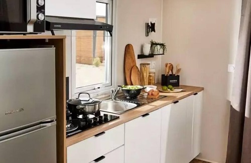 Alrance House | Camping Les Cantarelles * - Mobil home Comfort Bay - 2 bedrooms - Lake view 4 people