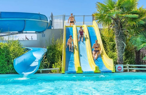 Lannion House | Camping maeva Club Les Alizés * - Mobil Home Confort 3 Rooms 4/5 People + TV