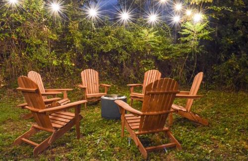 Campton House | Campton Cottage with Hot Tub, Near Hiking and Climbing