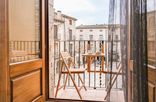 Besalu Apartment | Can Bona Casa - Apartamento con vistas a la plaza