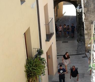 Besalu House | Can Teixidor