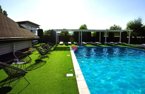 Kid'osh Villa | Canada