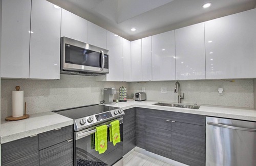 Beverly Heights Condo | Canal-Front Condo: Walk to Downtown Ft Lauderdale!