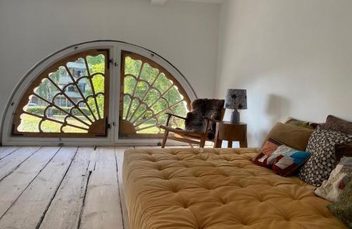 Christianshavn Apartment | Canal view