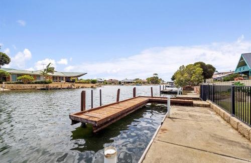 South Yunderup House | Canal Viewprivate Jettypet Friendlyfire Pit