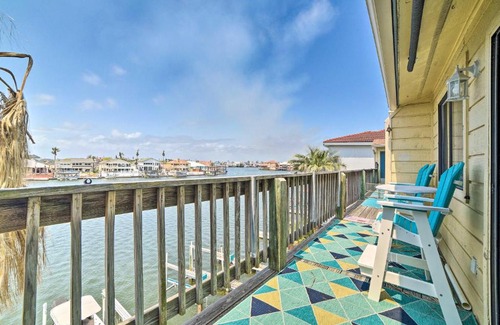 Corpus Christi Apartment | Canalfront Retreat with Dock, Hot Tub and Pool Access!