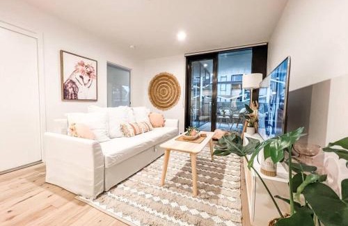 Reid Apartment | Canberra City - Parking - Self check-in - Pool