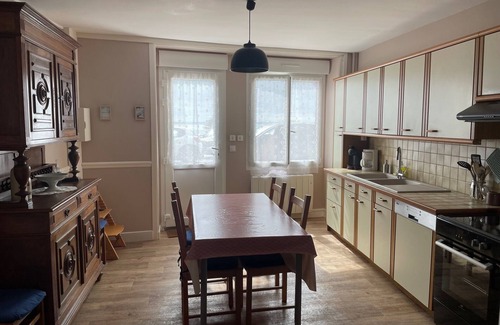 Cancale Apartment | Cancale, Port de La Houle. Bel Appartement vue mer