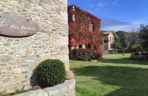 Cantallops House | CanCortada 1771 Rural house in the middle of the vineyards