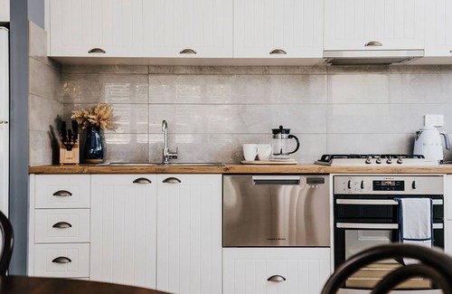 Daylesford House | Candlebark Daylesford ~ Gorgeous Cottage!