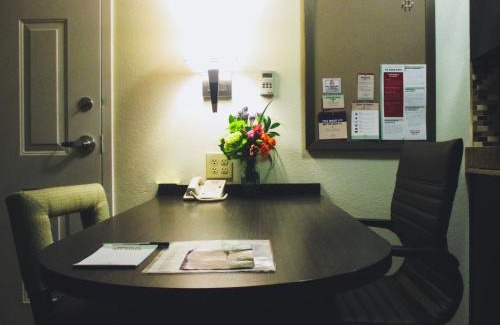 Alabaster Hotel | Candlewood Suites Alabaster by IHG