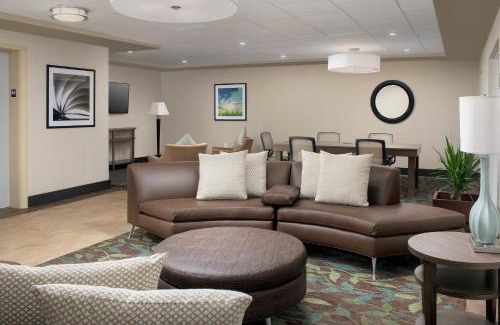 Alexandria West Hotel | Candlewood Suites Alexandria West by IHG