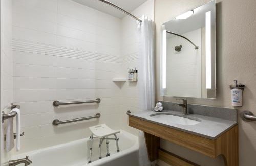 Bessemer Hotel | Candlewood Suites Bessemer - Birmingham SW by IHG