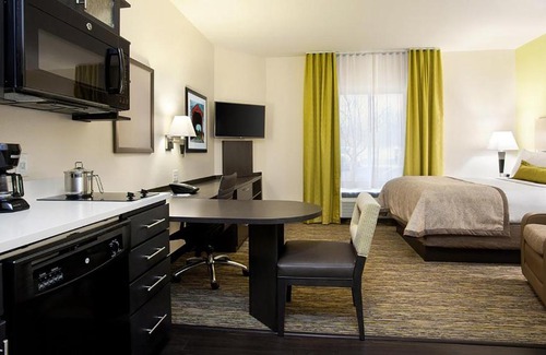 Carrollton Hotel | Candlewood Suites Carrollton by IHG