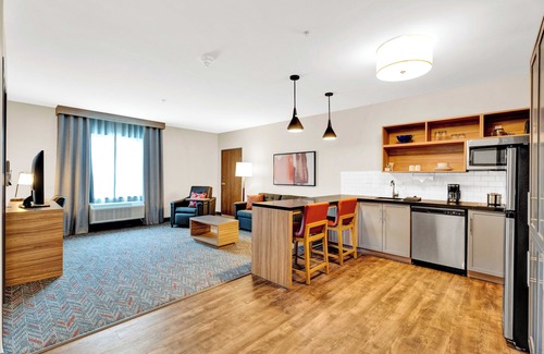 Auburn Hills Hotel | Candlewood Suites Detroit - Auburn Hills by IHG