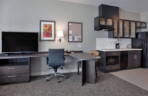 Grand Island Hotel | Candlewood Suites Grand Island by IHG