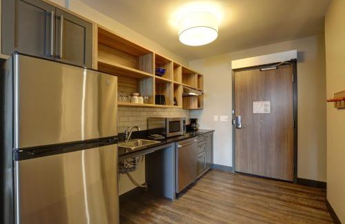 Kingston Hotel | Candlewood Suites - Kingston West by IHG