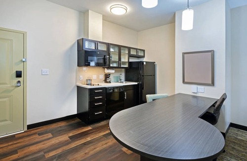Midland Hotel | Candlewood Suites Midland SW by IHG