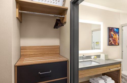 Pittston Hotel | Candlewood Suites Pittston by IHG