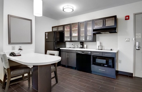 Waco Hotel | Candlewood Suites Waco by IHG